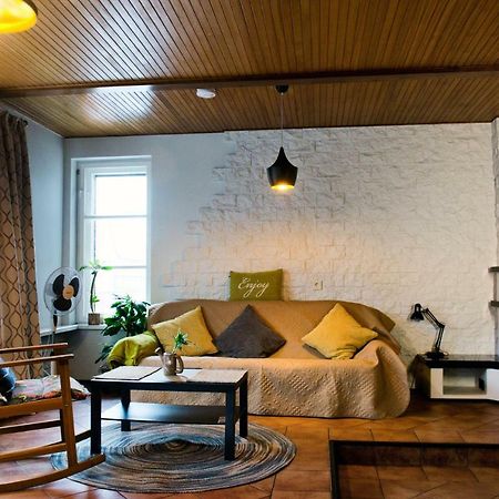 Spacious Klaipeda Apartment Ev Exterior photo